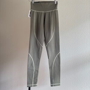 Aritzia contrast stitch legging